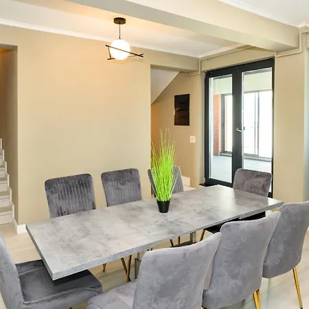 Aquarium Penthouse 7 *